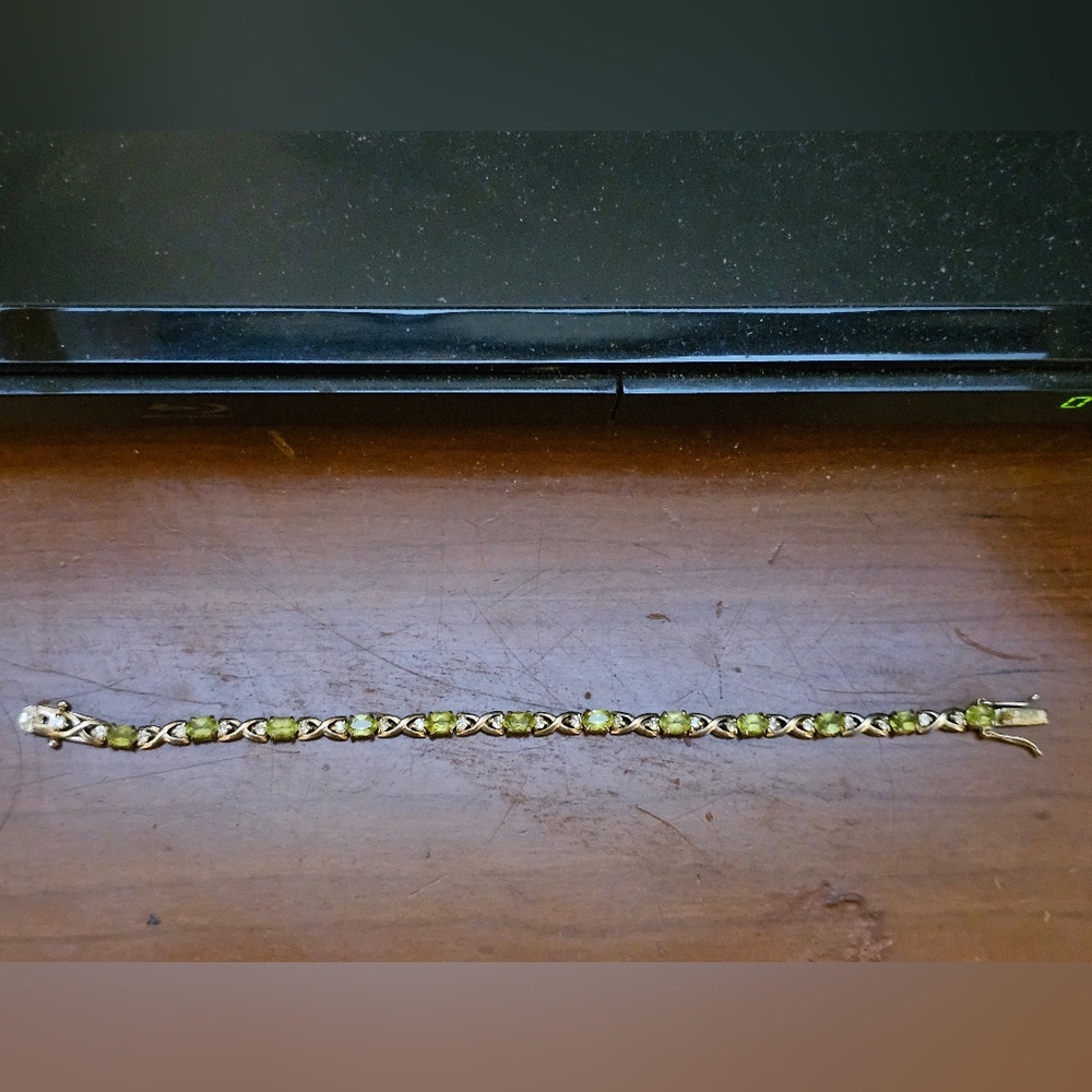 Peridot and Silver Bracelet EUC